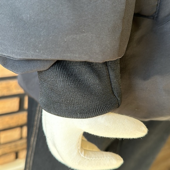 Black puffer long coat with faux fur hood size Large - Picture 16 of 16